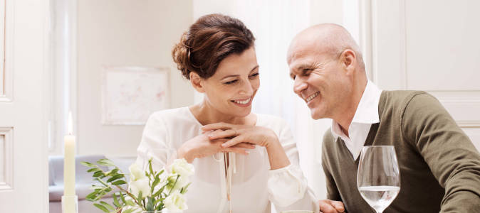 Audífonos adaptados que facilitan la comunicación